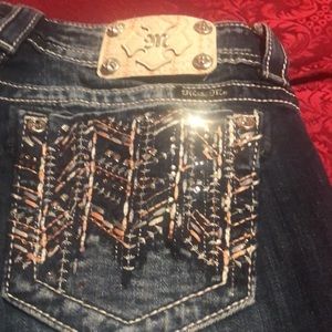 Beautiful pair of miss me size 29 skinny jeans with white logo, no alterations!!